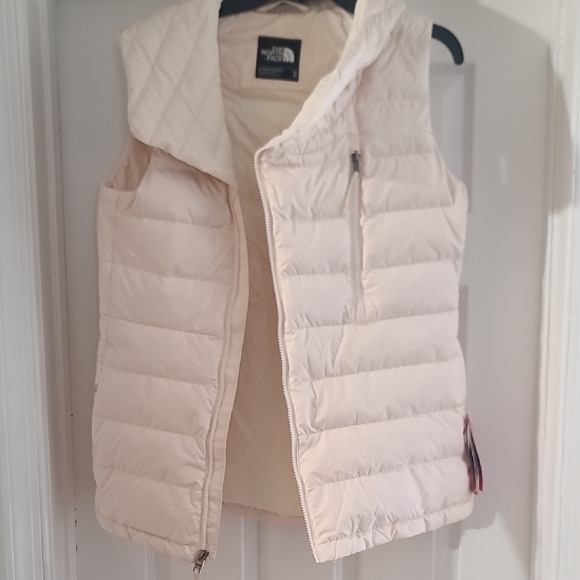 The North Face Jackets & Blazers - The North Face Women's Off-White Quilted Vest